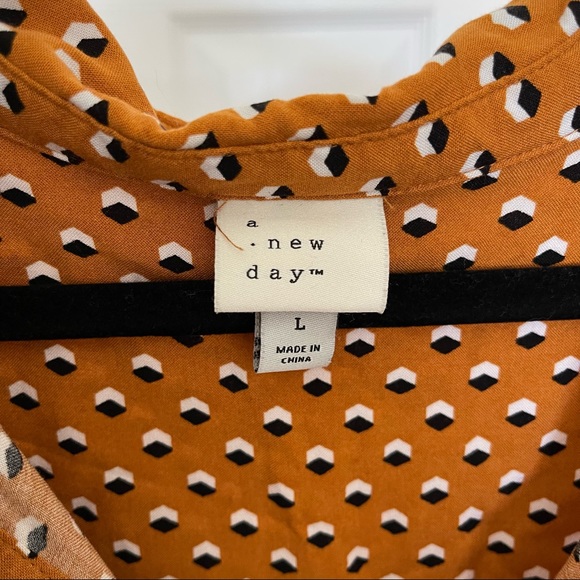 A new day orange blouse - Picture 2 of 3